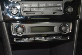 2015款大众桑塔纳尚纳1.6L自动豪华版