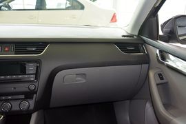 2015款斯柯达明锐1.4T