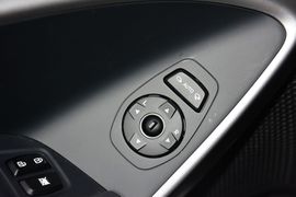 2015款现代全新胜达2.0T自动四驱智能型