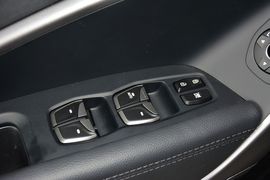 2015款现代全新胜达2.0T自动四驱智能型