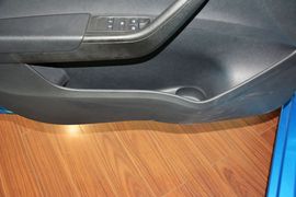 2015款斯柯达晶锐1.4L自动前行版