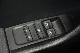 2015款斯柯达晶锐1.4L自动前行版