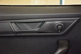 2015款斯柯达晶锐1.4L自动前行版