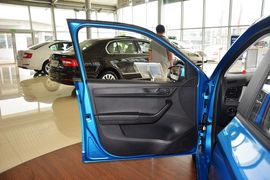 2015款斯柯达晶锐1.4L自动前行版
