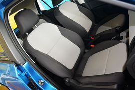 2015款斯柯达晶锐1.4L自动前行版