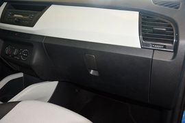 2015款斯柯达晶锐1.4L自动前行版