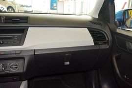 2015款斯柯达晶锐1.4L自动前行版