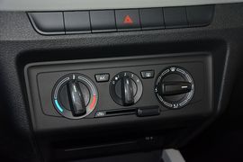 2015款斯柯达晶锐1.4L自动前行版