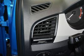 2015款斯柯达晶锐1.4L自动前行版