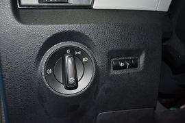 2015款斯柯达晶锐1.4L自动前行版