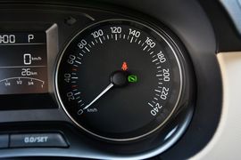 2015款斯柯达晶锐1.4L自动前行版