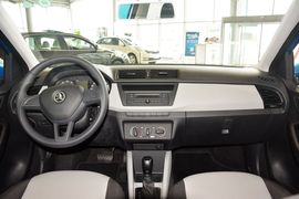 2015款斯柯达晶锐1.4L自动前行版