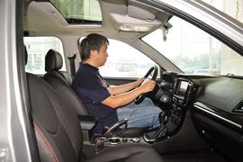 2015款陆风X8探索版2.0T汽油四驱超豪华型到店实拍