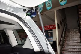 2015款陆风X8