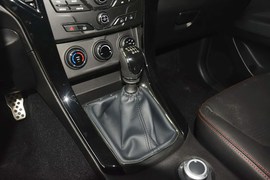 2015款陆风X8