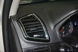 2015款陆风X8