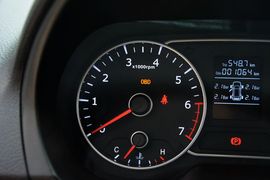 2015款陆风X8