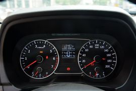 2015款陆风X8