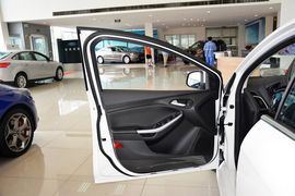 2015款福特福克斯两厢1.5L