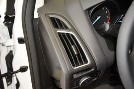 2015款福特福克斯两厢1.5L
