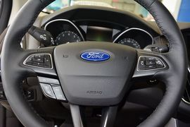 2015款福特福克斯两厢1.5L