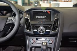 2015款福特福克斯两厢1.5L