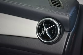 2015款奔驰GLA200时尚型
