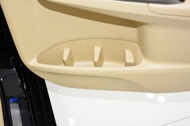 2015款丰田凯美瑞2.0G豪华版