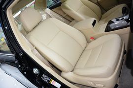 2015款丰田凯美瑞2.0G豪华版