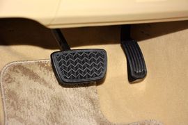 2015款丰田凯美瑞2.0G豪华版