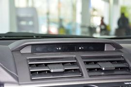 2015款丰田凯美瑞2.0G豪华版