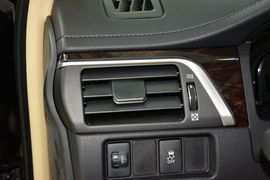 2015款丰田凯美瑞2.0G豪华版