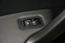 2015款大众新桑塔纳1.6L手动豪华版