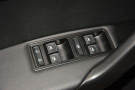 2015款大众新桑塔纳1.6L手动豪华版
