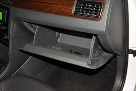 2015款大众新桑塔纳1.6L手动豪华版
