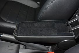 2015款大众新桑塔纳1.6L手动豪华版