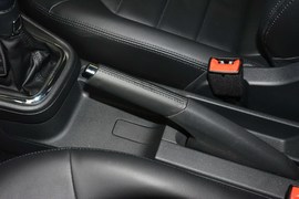 2015款大众新桑塔纳1.6L手动豪华版