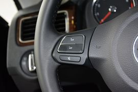2015款大众新桑塔纳1.6L手动豪华版