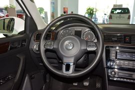 2015款大众新桑塔纳1.6L手动豪华版