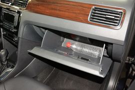 2015款大众新桑塔纳1.6L手动豪华版
