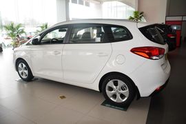 2013款起亚新佳乐2.0L