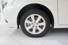 2014款丰田逸致180E