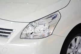2014款丰田逸致180E