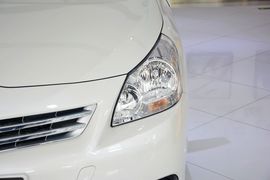 2014款丰田逸致180E