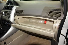 2014款丰田逸致180E