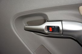 2014款丰田逸致180E