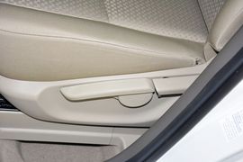 2014款丰田逸致180E