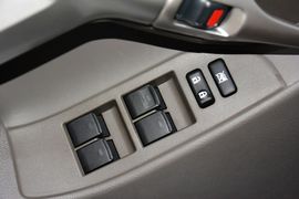 2014款丰田逸致180E