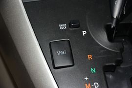 2014款丰田逸致180E