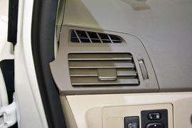 2014款丰田逸致180E